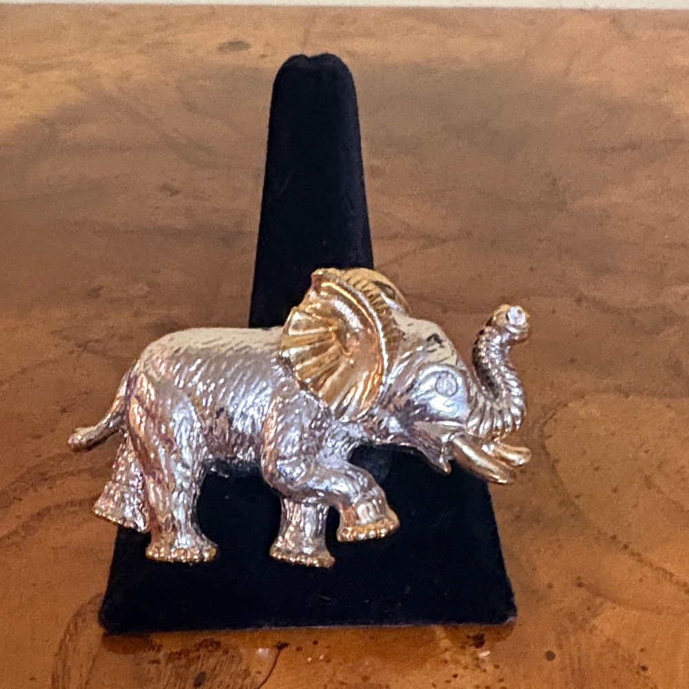 Charming Silver Elephant Brooch